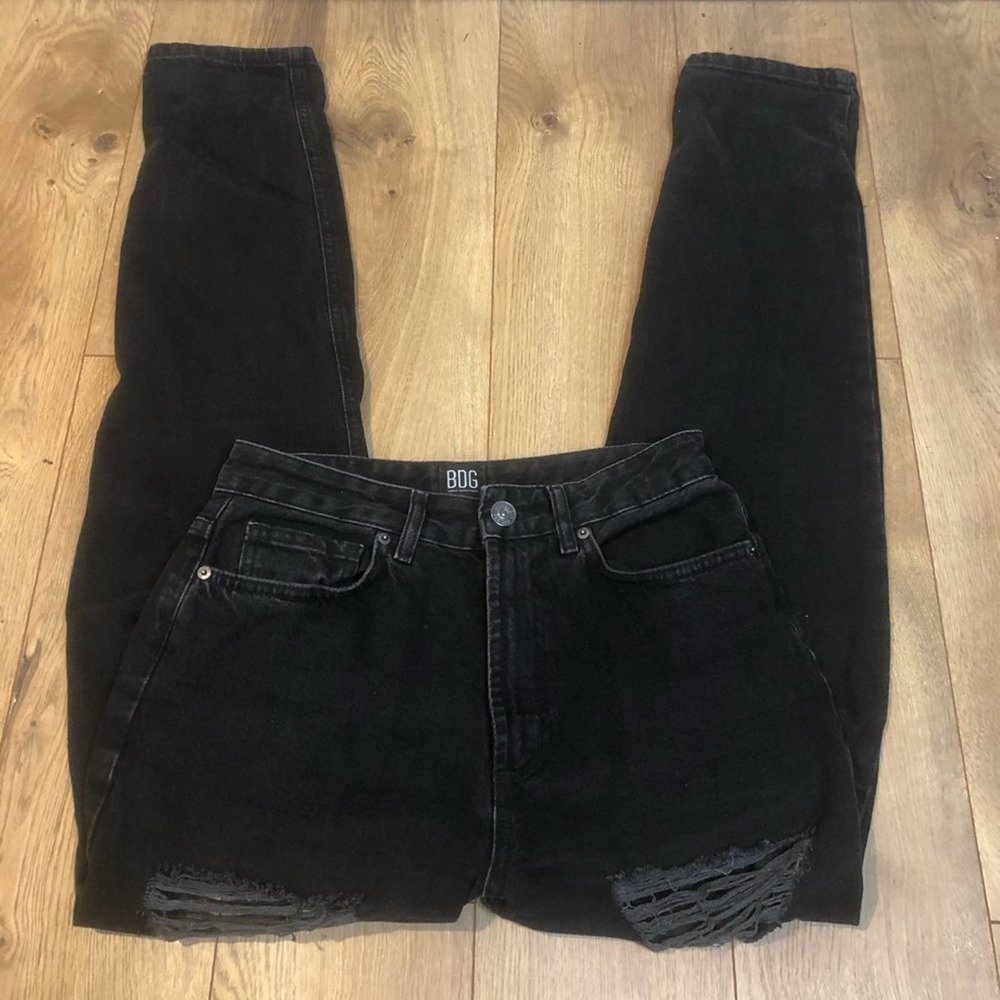 bdg Mom Destroyed Jean – Black Size 26 EUC - Picture 3 of 9